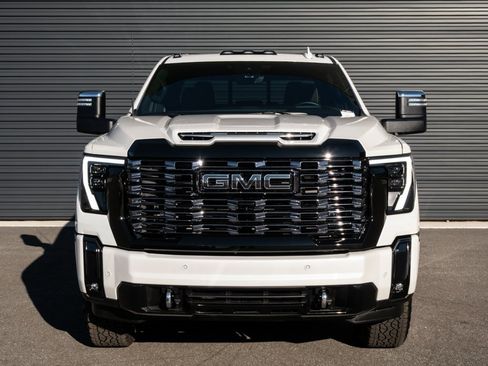 Used 2025 GMC Sierra 2500 Denali Ultimate w/ Max Trailering Package image 35