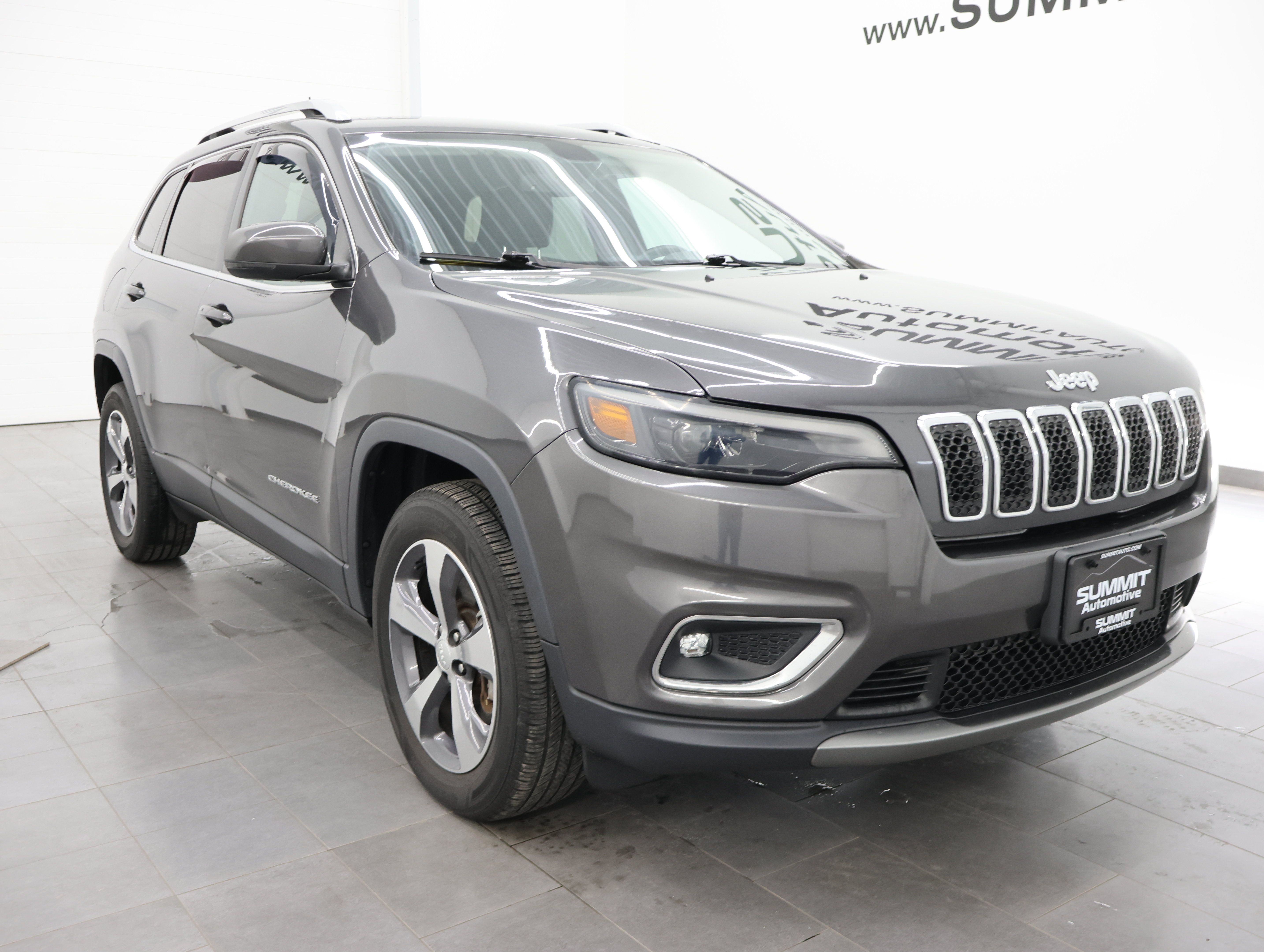 Used 2019 Jeep Cherokee Limited w/ Trailer Tow Group AWD/4WD image 2