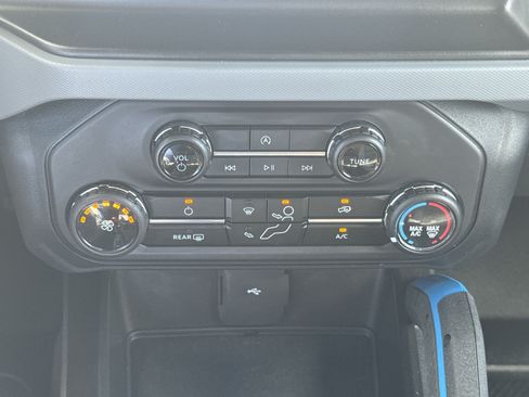 Used 2023 Ford Bronco Black Diamond AWD/4WD image 19