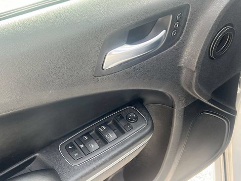 Used 2021 Dodge Charger SXT w/ Leather Interior Group RWD image 17