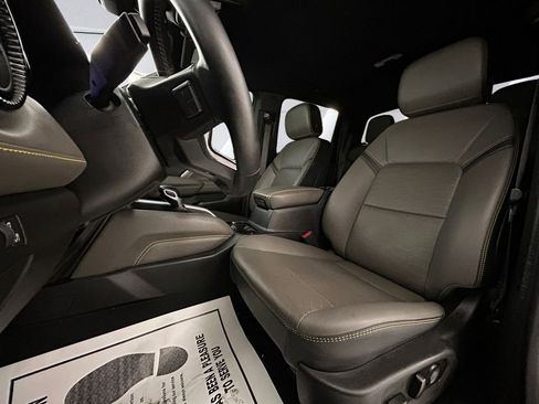 Used 2024 Chevrolet Colorado ZR2 w/ ZR2 Convenience Package III image 8