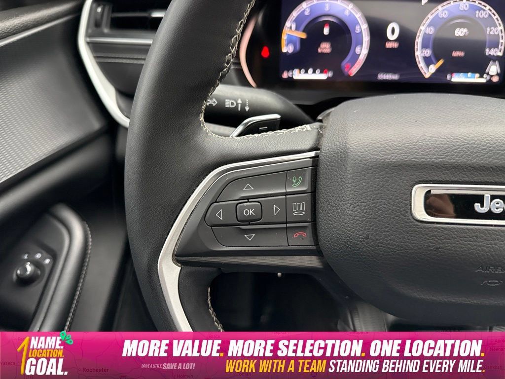 Used 2024 Jeep Grand Cherokee Altitude AWD/4WD image 15