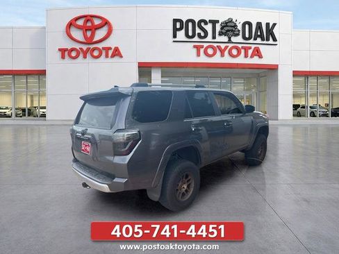 Used 2018 Toyota 4Runner TRD Off-Road AWD/4WD image 6