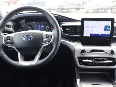 Used 2023 Ford Explorer XLT w/ Equipment Group 202A image 16