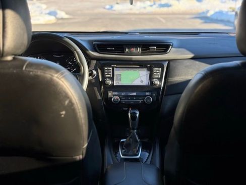 Used 2017 Nissan Rogue SL w/ SL Premium Package image 58