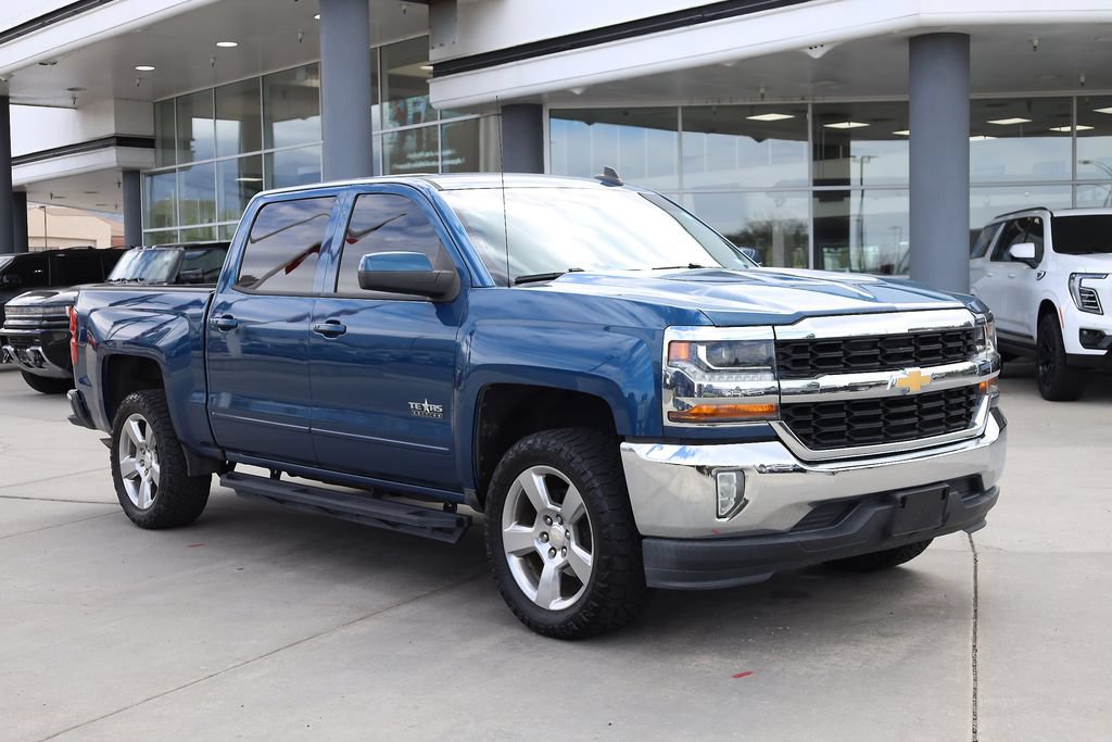 Used 2018 Chevrolet Silverado 1500 LT w/ Texas Edition RWD image 8