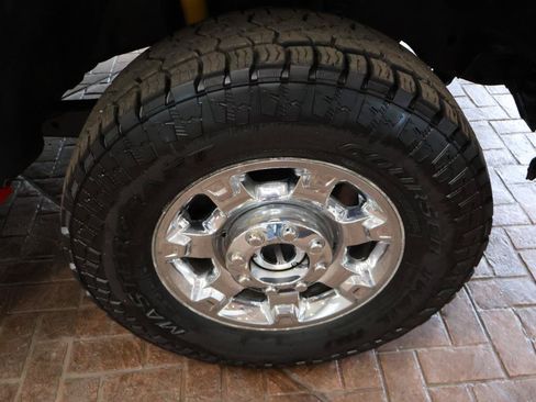 Used 2016 Ford F250 XLT w/ XLT Premium Package AWD/4WD image 9