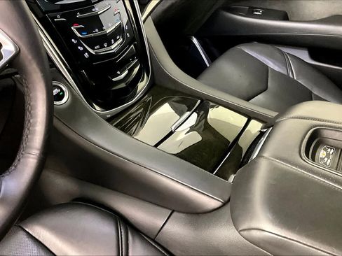 Used 2020 Cadillac Escalade Platinum RWD image 15
