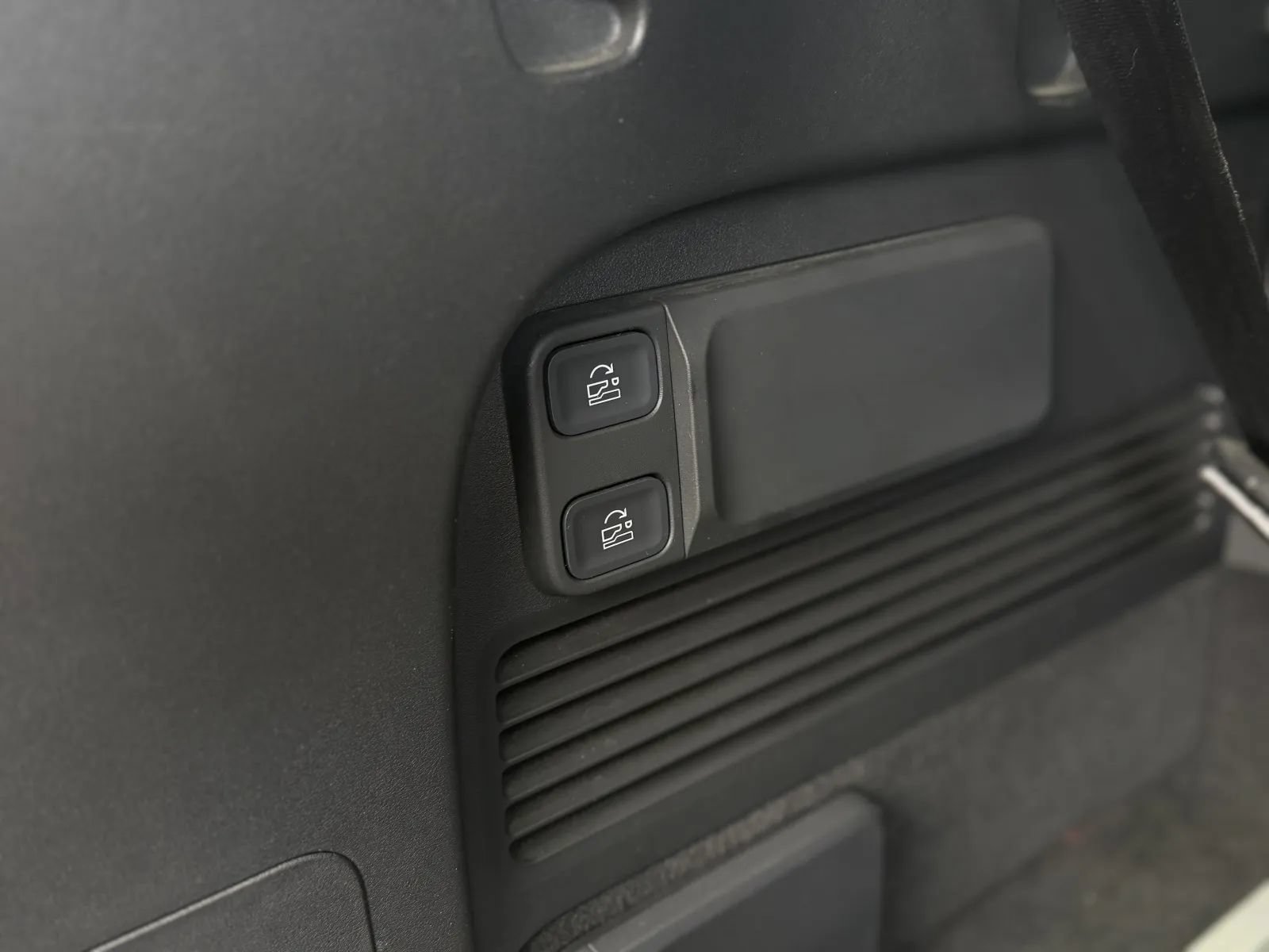 Used 2023 Rivian R1S Adventure Quad AWD/4WD image 35