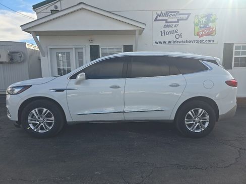 Used 2020 Buick Enclave Essence w/ Sound and Sites Package image 5