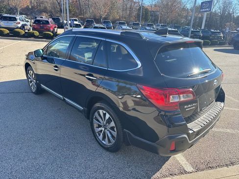 Used 2019 Subaru Outback 2.5i Touring image 4