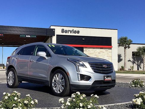 Used 2019 Cadillac XT5 Premium Luxury image 3