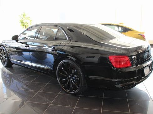 Used 2022 Bentley Flying Spur V8 image 2