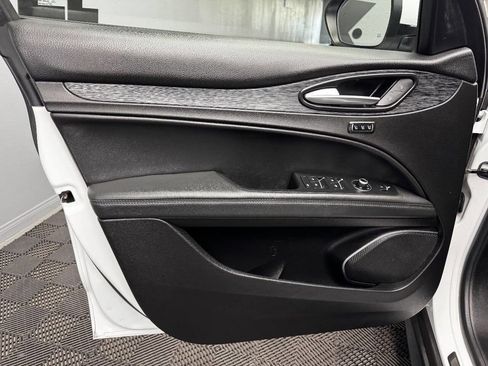 Used 2023 Alfa Romeo Stelvio Sprint RWD image 37