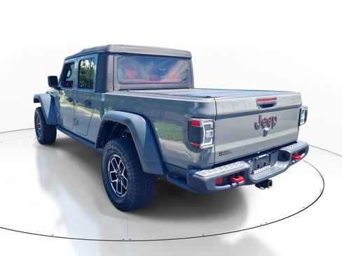Used 2022 Jeep Gladiator Rubicon w/ Cold Weather Group AWD/4WD image 4