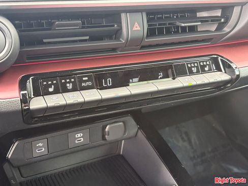 New 2026 Toyota Prius Plug-In Hybrid FWD image 21