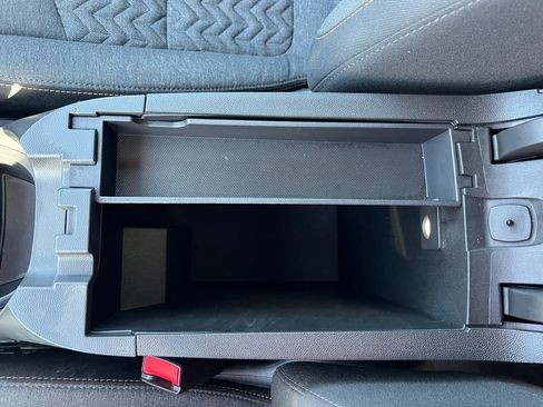 Used 2023 Chevrolet Equinox LT image 32