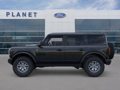 New 2025 Ford Bronco Badlands image 3