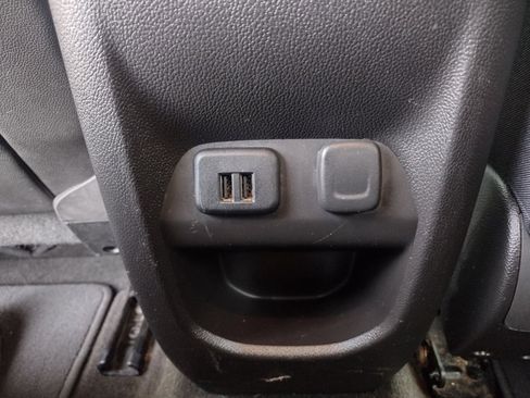 Used 2015 Chevrolet Colorado Z71 image 12