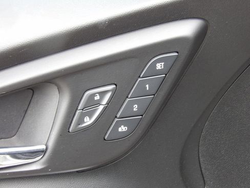 Used 2024 Chevrolet Malibu LT FWD image 12