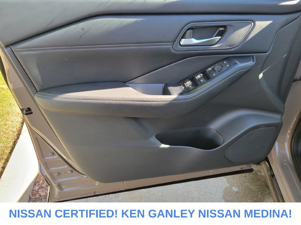 Certified 2024 Nissan Rogue SV w/ SV Premium Package AWD/4WD image 41