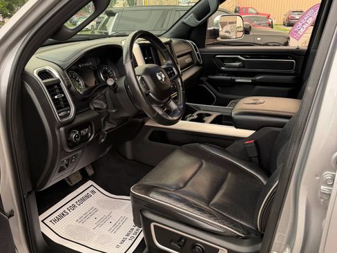 Used 2019 RAM 1500 Laramie w/ Sport Appearance Package AWD/4WD image 23