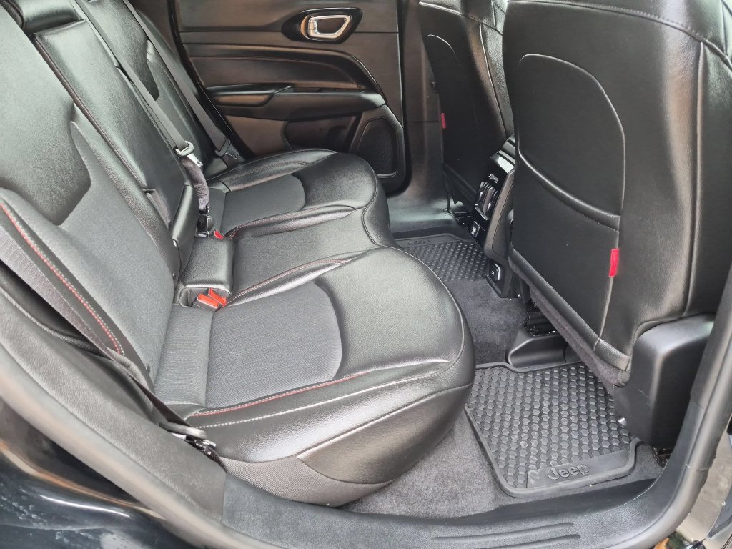 Used 2025 Jeep Compass Trailhawk AWD/4WD image 28