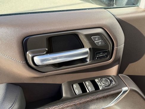 Used 2023 GMC Sierra 3500 Denali w/ Denali Ultimate Package image 12