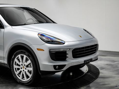 Used 2017 Porsche Cayenne S image 23