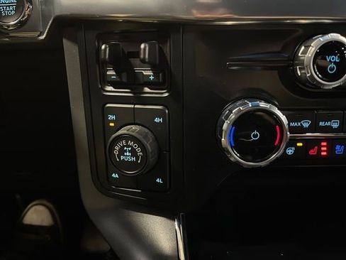 Used 2025 Ford F150 Lariat w/ Equipment Group 501A Mid image 11