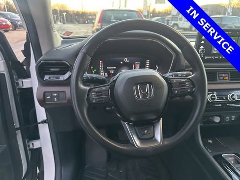 Used 2025 Honda Pilot Elite image 6