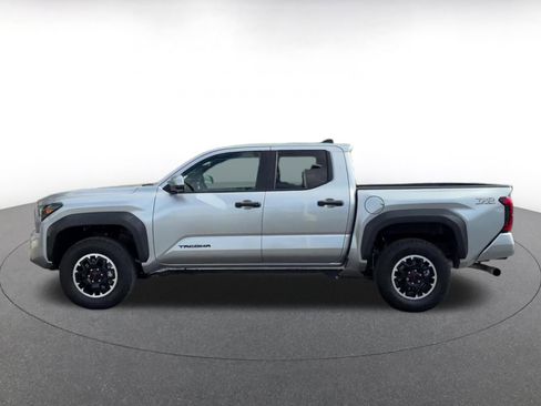Used 2025 Toyota Tacoma TRD Off-Road AWD/4WD image 9
