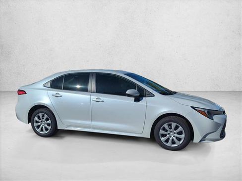 New 2026 Toyota Corolla LE image 4