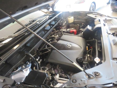 Used 2021 Toyota Highlander Platinum FWD image 73