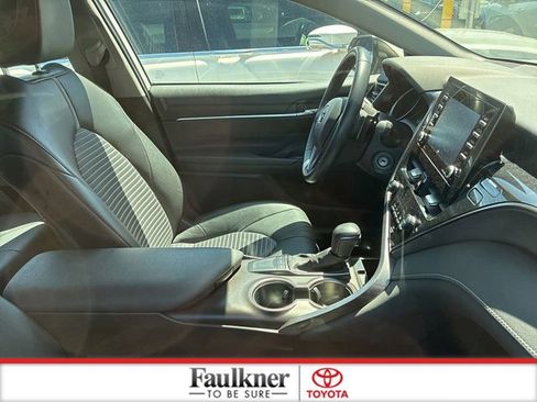 Used 2024 Toyota Camry SE FWD image 19