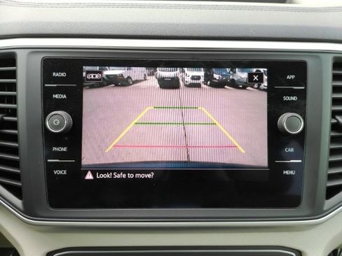 Used 2021 Volkswagen Atlas SE w/ Panoramic Sunroof Package FWD image 8