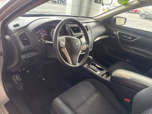 Used 2017 Nissan Altima 2.5 S w/ Power Driver Seat Package image 9