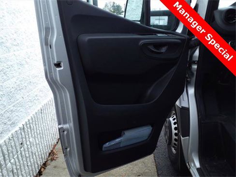 Used 2022 Mercedes-Benz Sprinter 3500 image 14