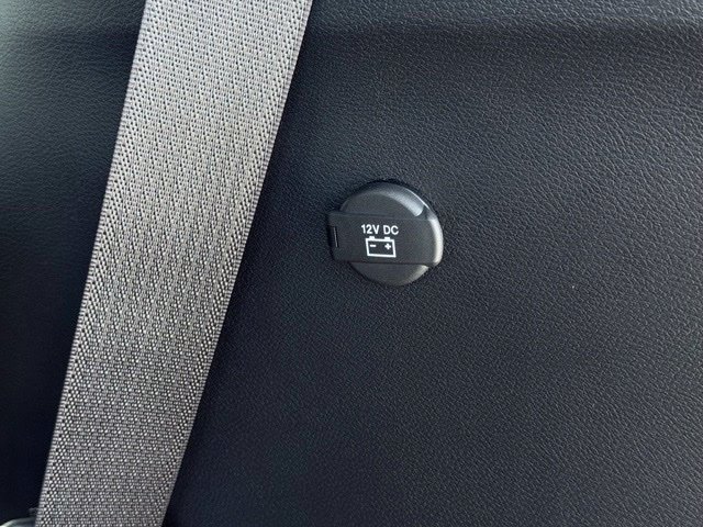 New 2027 Chrysler Pacifica Select FWD image 10