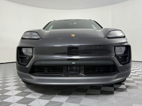 Certified 2025 Porsche Macan 4S Electric AWD/4WD image 6