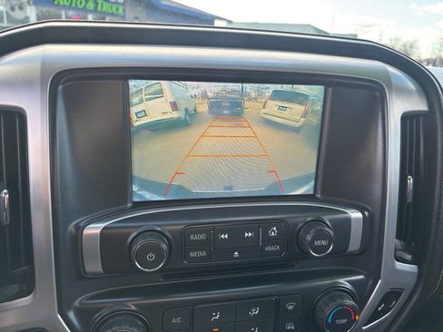 Used 2017 GMC Sierra 2500 SLE w/ Suspension Package, Off-Road AWD/4WD image 15