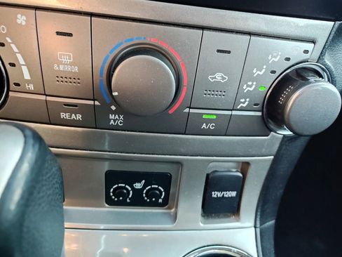 Used 2013 Toyota Highlander SE AWD/4WD image 9