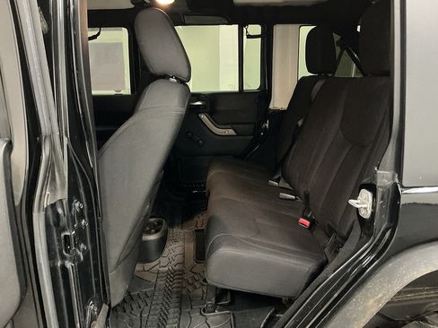Used 2015 Jeep Wrangler Unlimited Sport w/ Max Tow Package AWD/4WD image 19