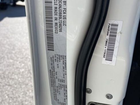 Used 2020 Jeep Compass Latitude image 23