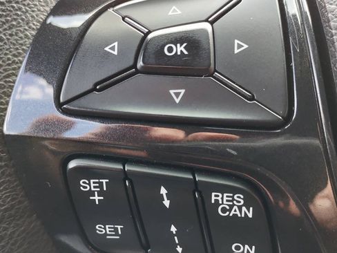 Used 2018 Ford Explorer XLT w/ Equipment Group 201A AWD/4WD image 18