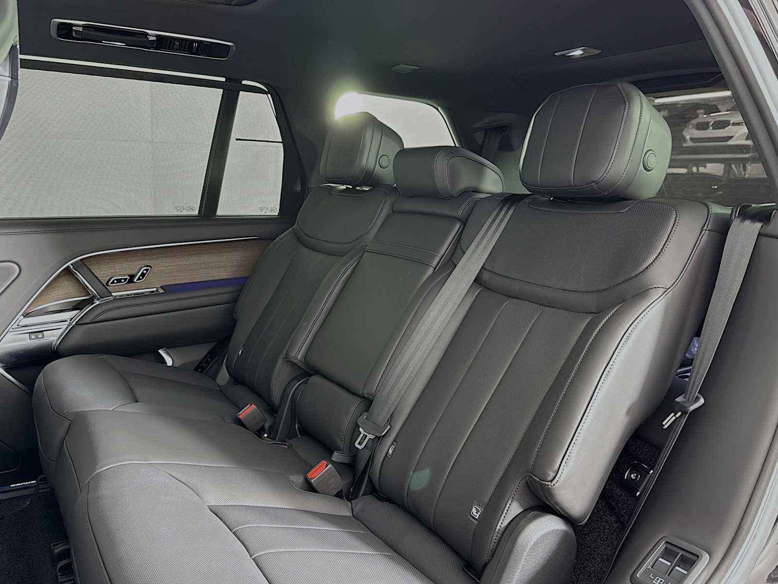 New 2026 Land Rover Range Rover Long Wheelbase SE AWD/4WD image 22