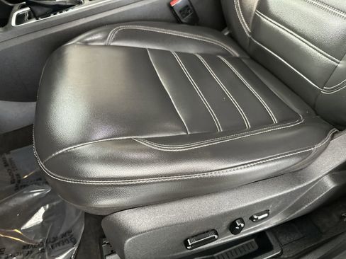 Used 2019 Ford Escape SEL image 16