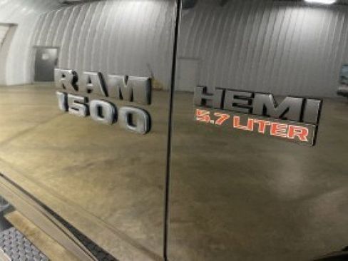 Used 2018 RAM 1500 Express w/ Express Value Package AWD/4WD image 28