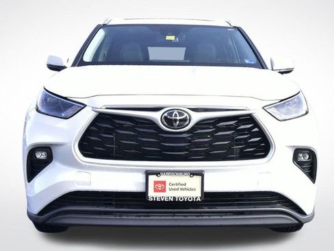 Certified 2023 Toyota Highlander XLE image 7