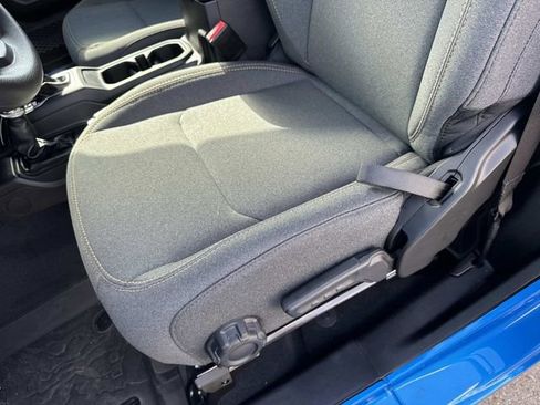 Used 2025 Jeep Wrangler Sport image 19